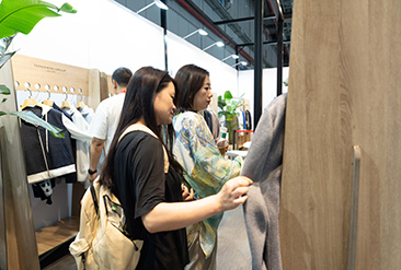 CHIC秋季展服装面料与产品选品现场