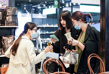 CHIC秋季展箱包配饰及服装辅料应用场景